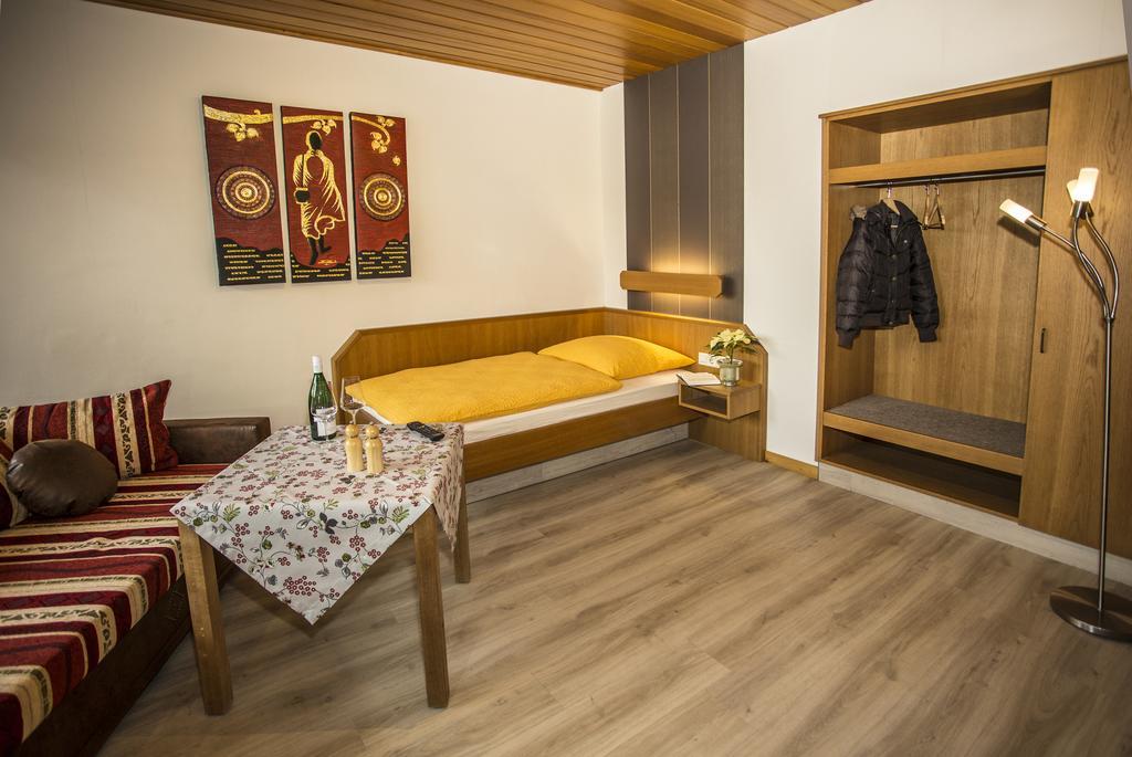 Boardinghouse Remchingen Baan Arun Appartement Buitenkant foto